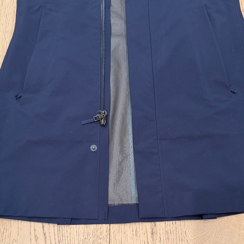 Arc'teryx Navy Blue Hooded Goretex Rain Jacket - Picture 5 of 7